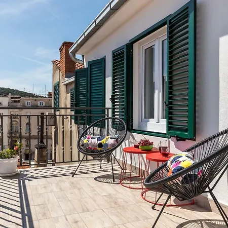 Apartmán Luxury Terrace Among The Old Rooftops Next To Diocletian's Palace *
