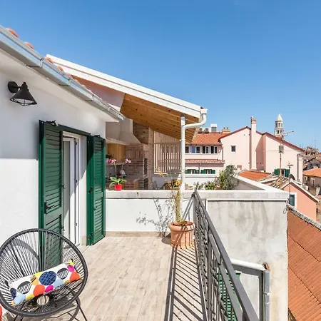 Luxury Terrace Among The Old Rooftops Next To Diocletian's Palace Апартаменты Сплит