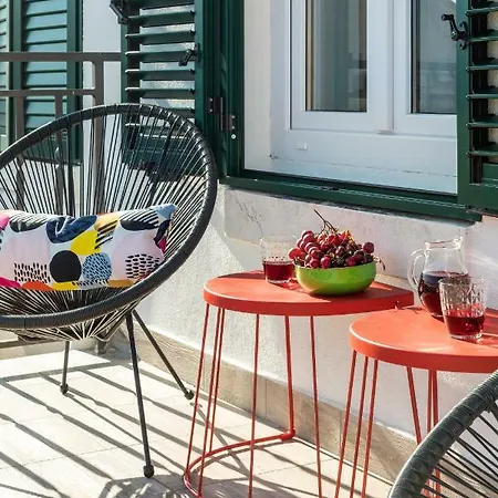 Luxury Terrace Among The Old Rooftops Next To Diocletian's Palace Апартаменты *
