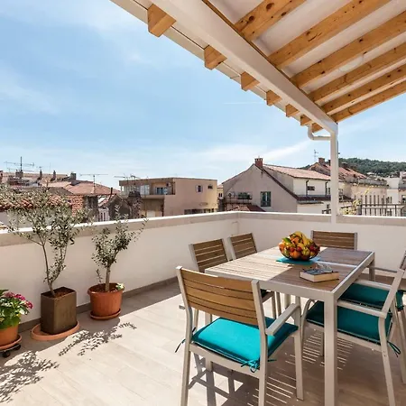 Luxury Terrace Among The Old Rooftops Next To Diocletian's Palace Апартаменты Сплит